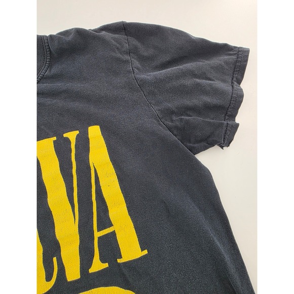 Nirvana‎ T Shirt Black Yellow Smiley Face Band Tee Grunge Rock Music Top - Picture 9 of 16